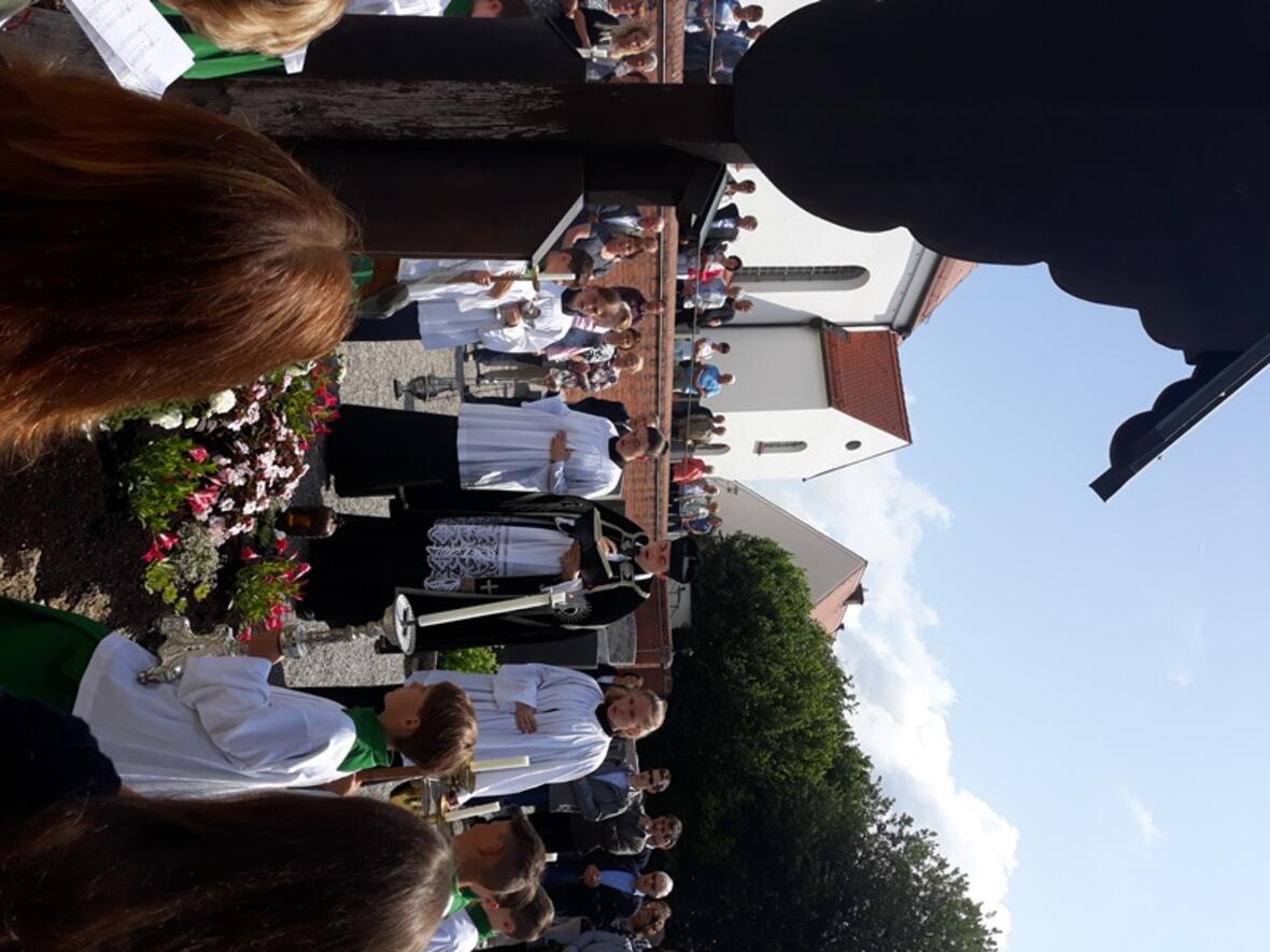 Gedenken am Priestergrab