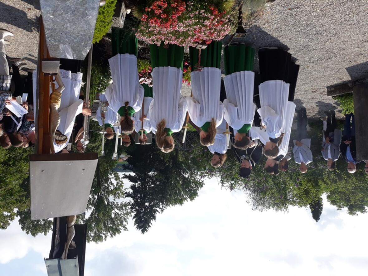 Gedenken am Priestergrab