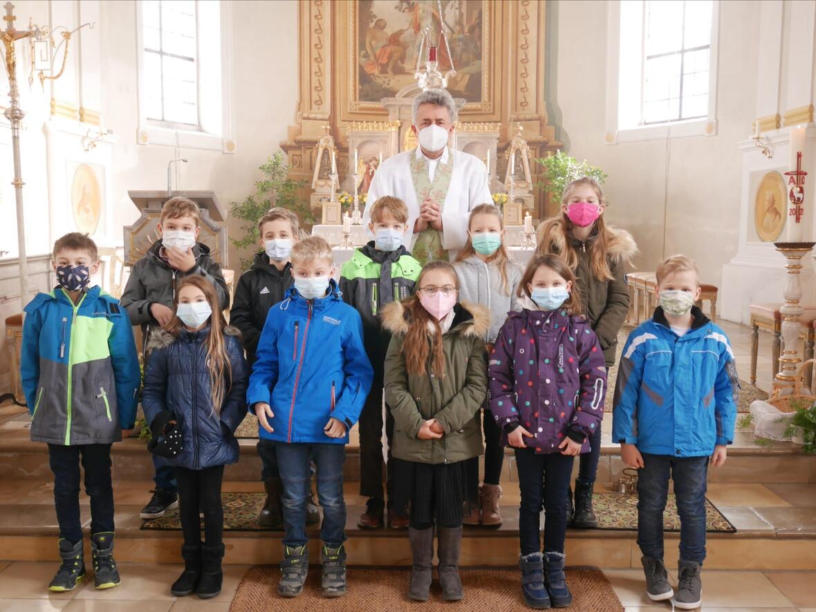 vorstellung-der-erstkommunionkinder-in-st-martin-baindlkirch4234796