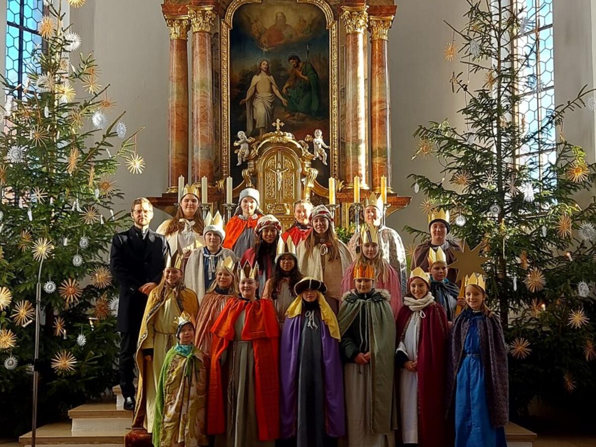 sternsinger-in-st-johannes-baptist-althegnenberg4421125