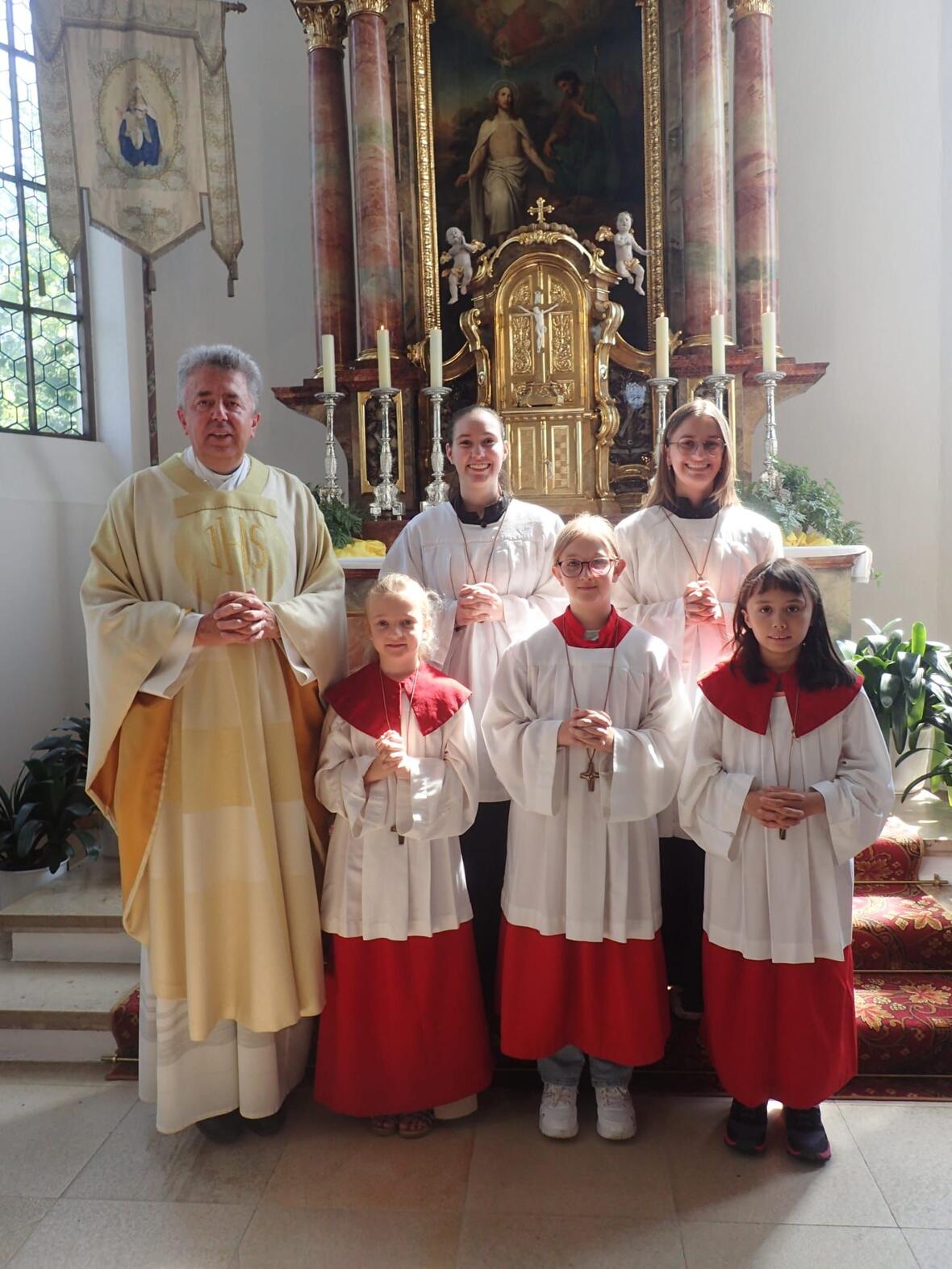 neue-ministrantinnen-fuer-althegnenberg-und-hoerbach4720227